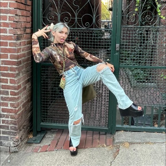 Meet your Posher, Lillian - Picture 5 of 7